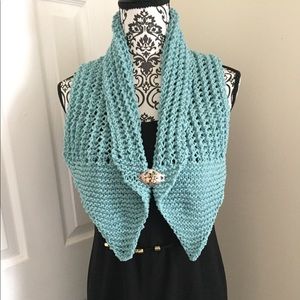 NWOT SCARF HAND KNITTED